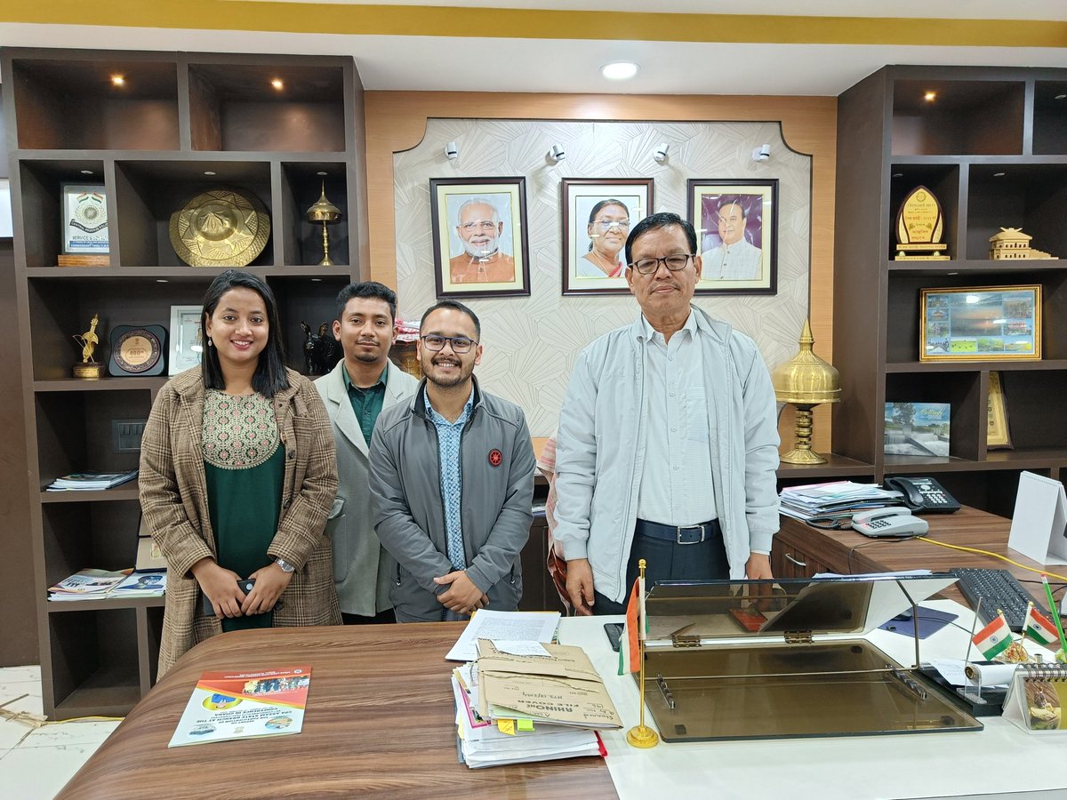 NeogParag's tweet photo. Today we met the Hon'ble Minister of Handloom,Textile &amp; Sericulture, @UGBrahma Sir &amp; discussed various issues related to the graduates of College of Sericulture,and many other important issues. He assured today that he would discuss the matters with the Sericulture dept. https://t.co/ZWfwIQfbYb