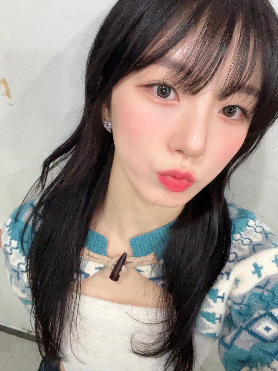 CUBE_LIGHTSUM's tweet photo. [#주현] 팡터뷰 재미써써요오오 😛💓 https://t.co/dujeyx17DT