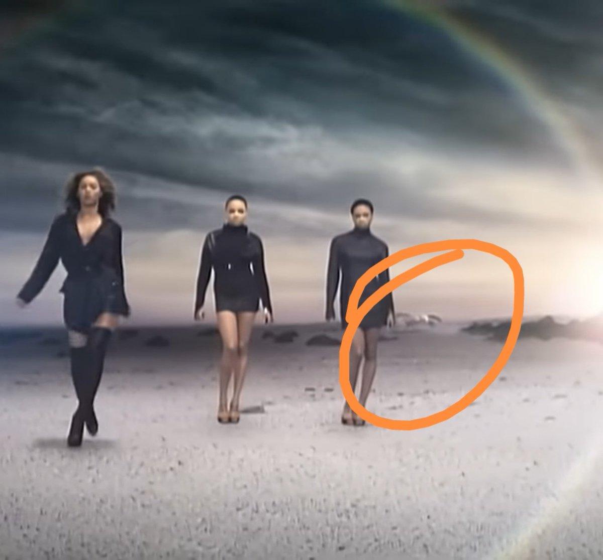 TKwantu's tweet photo. Wait, Beyonce got the horse from sweetdreams? 👀 https://t.co/LlxD5FwsnA