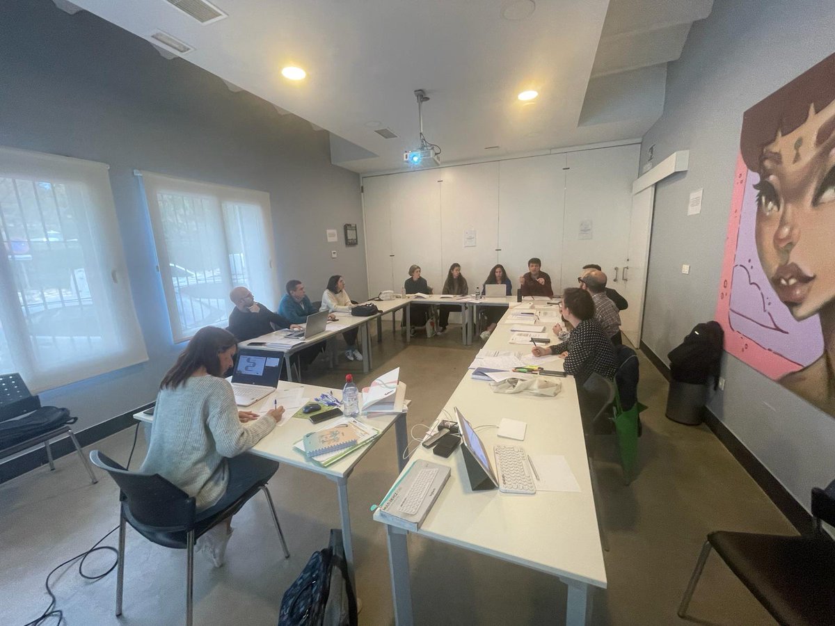 VoluntariadoPAV's tweet photo. Hoy tenemos la primera reunión de técnicos 2024 con nuestras plataformas  territoriales #Antequera Establecemos balance de 2023 y propuestas de trabajo para el presente año #trabajoenred 💪
#Hacemosvoluntariado #voluntariadoandaluz #Contigo https://t.co/cqwHBZJkkk