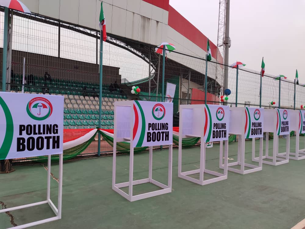 Trends_Clout's tweet image. Guests arriving at the venue for the PDP gubernatorial primaries.

Tennis Court of Samuel Ogbemudia Stadium, Benin City, 

#SupportPDP 
#EdoDecides2024 
#AsueIghodalo2024