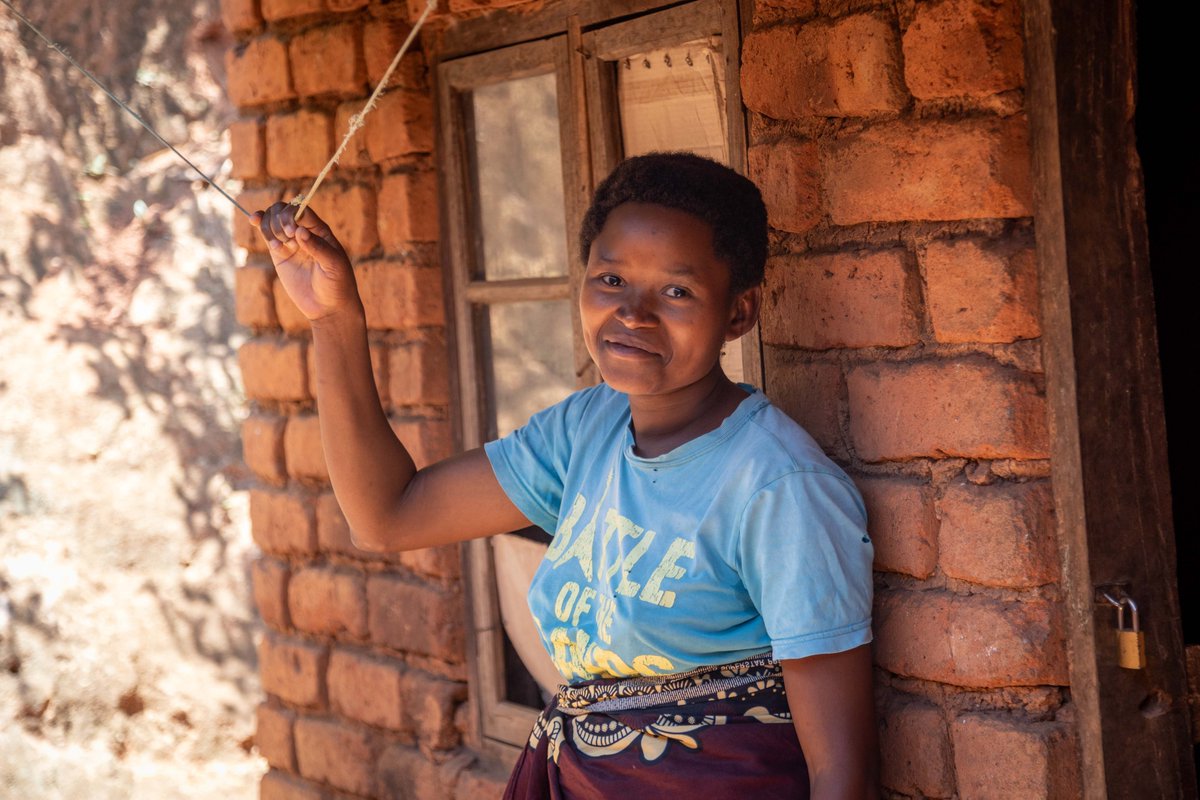 Brenda Malavas is a mom living in Mzundu Village, in South #Malawi. Like many women, she fetched #water for her delivery. But today new reactors are bringing clean water to the health center by her home, ensuring a safer future for moms like her 💧 🧐👉youtu.be/uU_K8xf0aBk