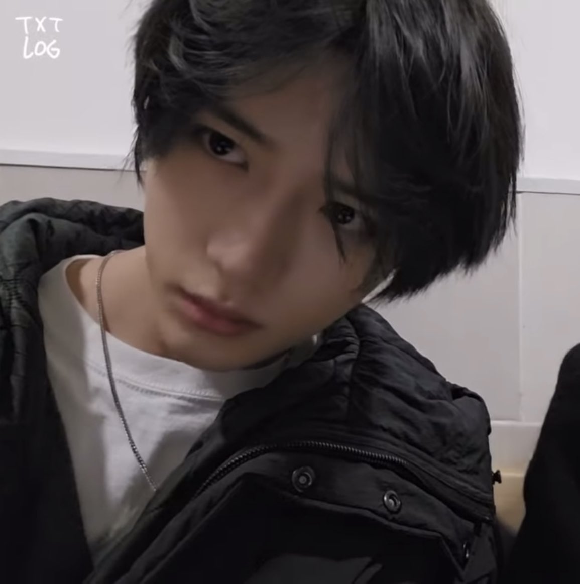 beomgyuhourly's tweet photo. INSANE https://t.co/6RX3xxmnZY