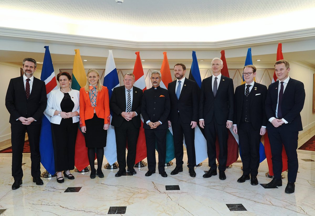 Pleased to host the India-Nordic-Baltic 8 meeting on the sidelines of #RaisinaDialogue2024. Thank FMs of Sweden @TobiasBillstrom, Finland @elinavaltonen, Denmark @larsloekke, Estonia @Tsahkna, Latvia @krisjaniskarins, and representatives of Norway, Iceland and Lithuania for…