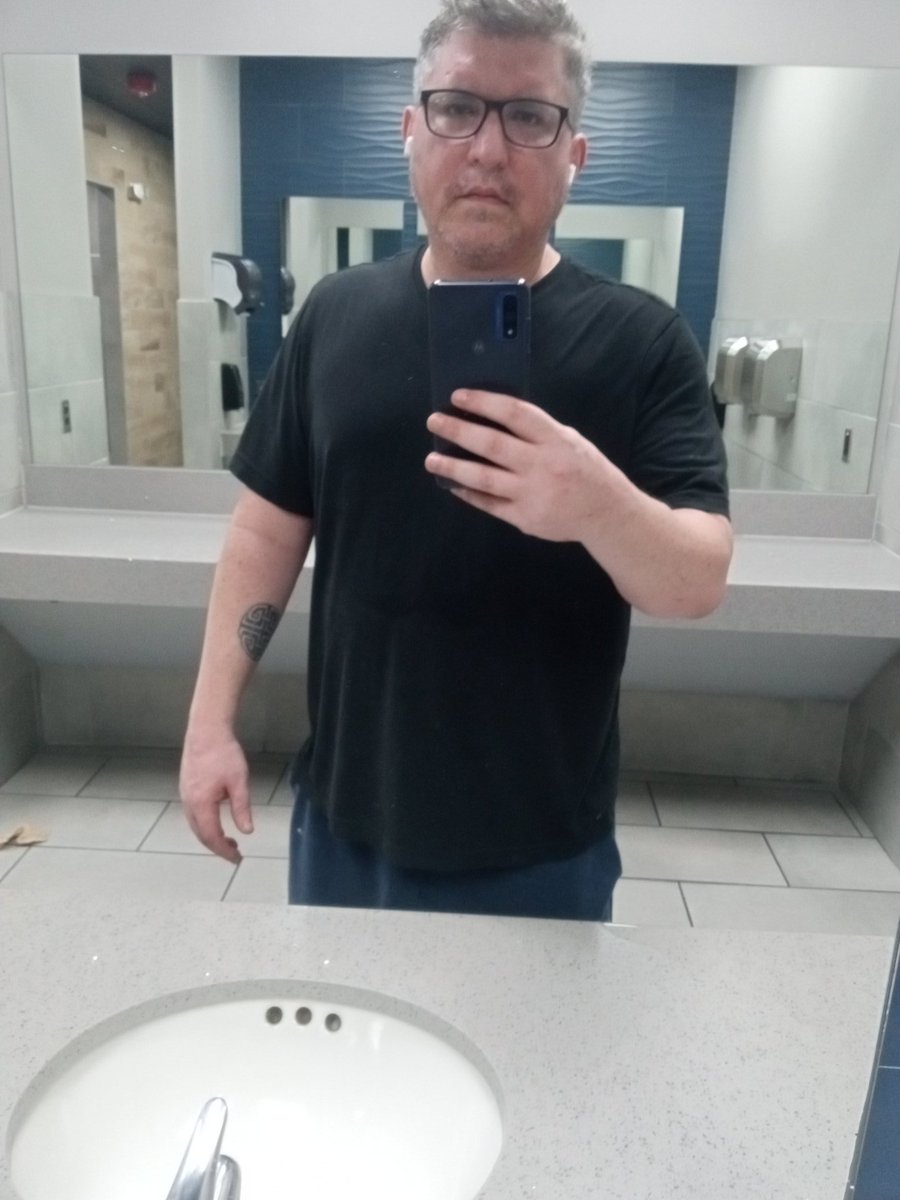 eborjon31's tweet photo. Another workout session in the books.#postworkout https://t.co/st6WWp5Qu3