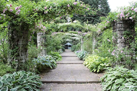 Country Hideaways tweet media