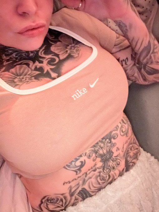 Guten Morgen meine Lieben, ich war ein paar Tage krank und habe mich Zuhause auskuriert. Heute starte<a href="/tag/show"class="tags"><span>#show</span></a><a href="/tag/schwanz"class="tags"><span>#schwanz</span></a><a href="/tag/weihnachten"class="tags"><span>#weihnachten</span></a>