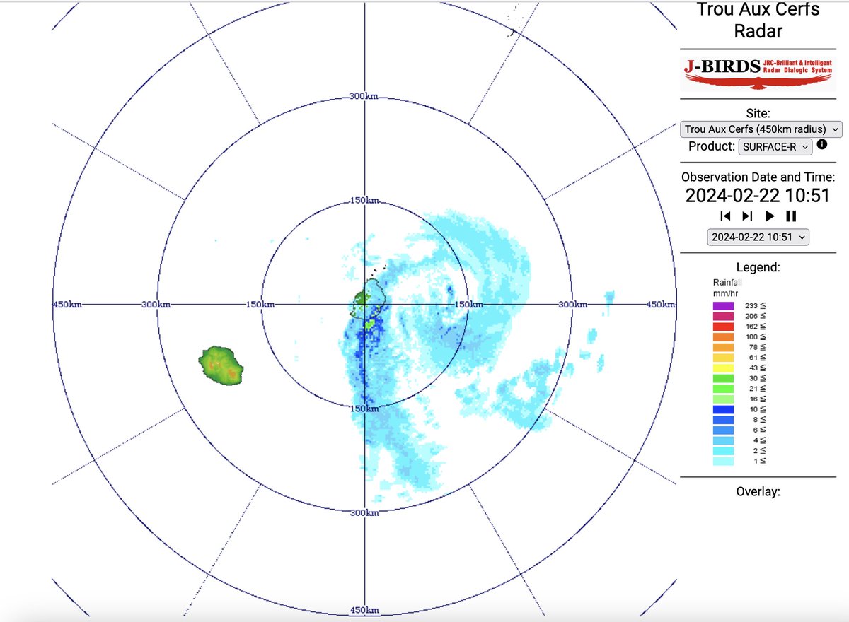 IshSookun's tweet photo. #CycloneEleanor's heavy rain clouds to the south coast of #Mauritius. 🌀 https://t.co/0FWDeg9Vm9
