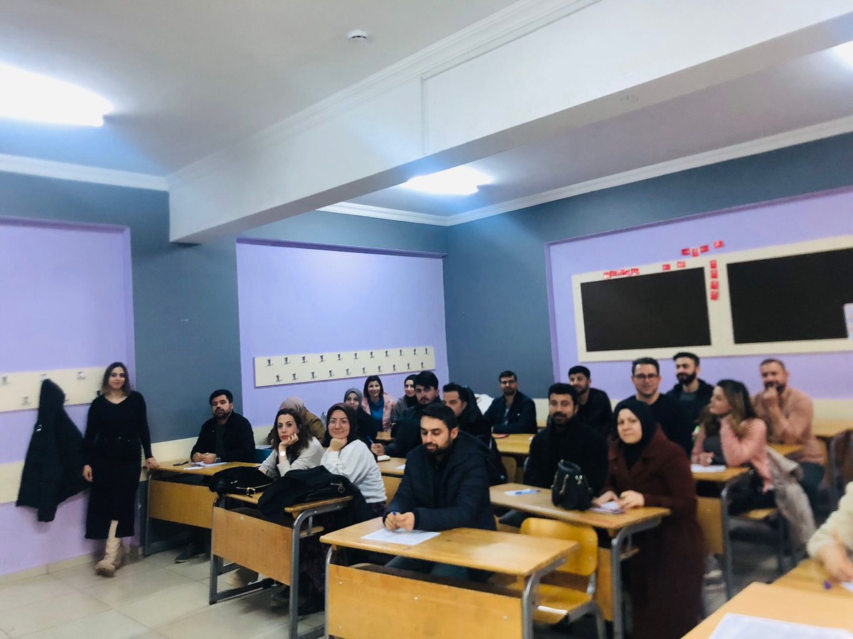 NizipilceMEM's tweet photo. Nizip Dil Akademisi Öğretmen Kurslarımız başladı. İlçemizde görev yapan öğretmenlerimizin İngilizce dil ve konuşma becerilerini geliştirmek için kurulan Nizip Dil Akademisinde derslerimiz başladı.
@tcmeb 
@Yusuf__Tekin 
@kemalcebervali 
@yasintepe 
@Cgnde https://t.co/HanNriQnMQ