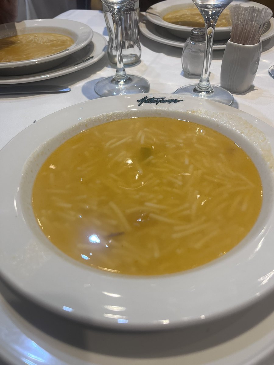 Finca Sandoval en un clásico de Madrid #losasturianos #cocidocompleto 

Enologo: <a href="/jaremi82/">javier revert</a>