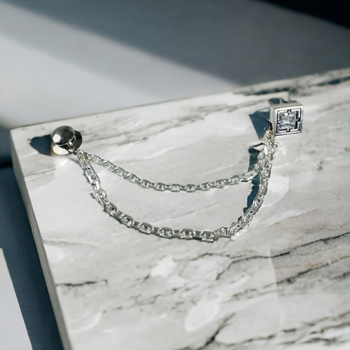 gintokiofficial's tweet photo. ≪DAgDART/ダグダート≫【Glass】キュービックジルコニア×シルバーラペルピン/DK-027CZ
https://t.co/3tfNGLTXBs

#DAgDART #ダグダート #銀時 #ぎんとき #スクエア #キュービックジルコニア #ラペルピン #スーツ https://t.co/fVeXqfqgSW