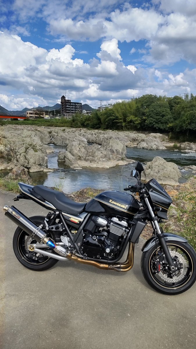 toraZRT20D's tweet photo. バイク入れ替わったので😄
基本的にカワサキにしか乗らない生粋のカワサキバカです。
(2024年2月19日Z750S仲間入り)
歴代20台目のカワサキ車もグリーンではなかったww
#バイク乗りと繋がりたい
#カワサキ乗りと繋がりたい
#カワサキバカ
#関西ライダー
#バイク仲間募集 https://t.co/F3ZaZonxav