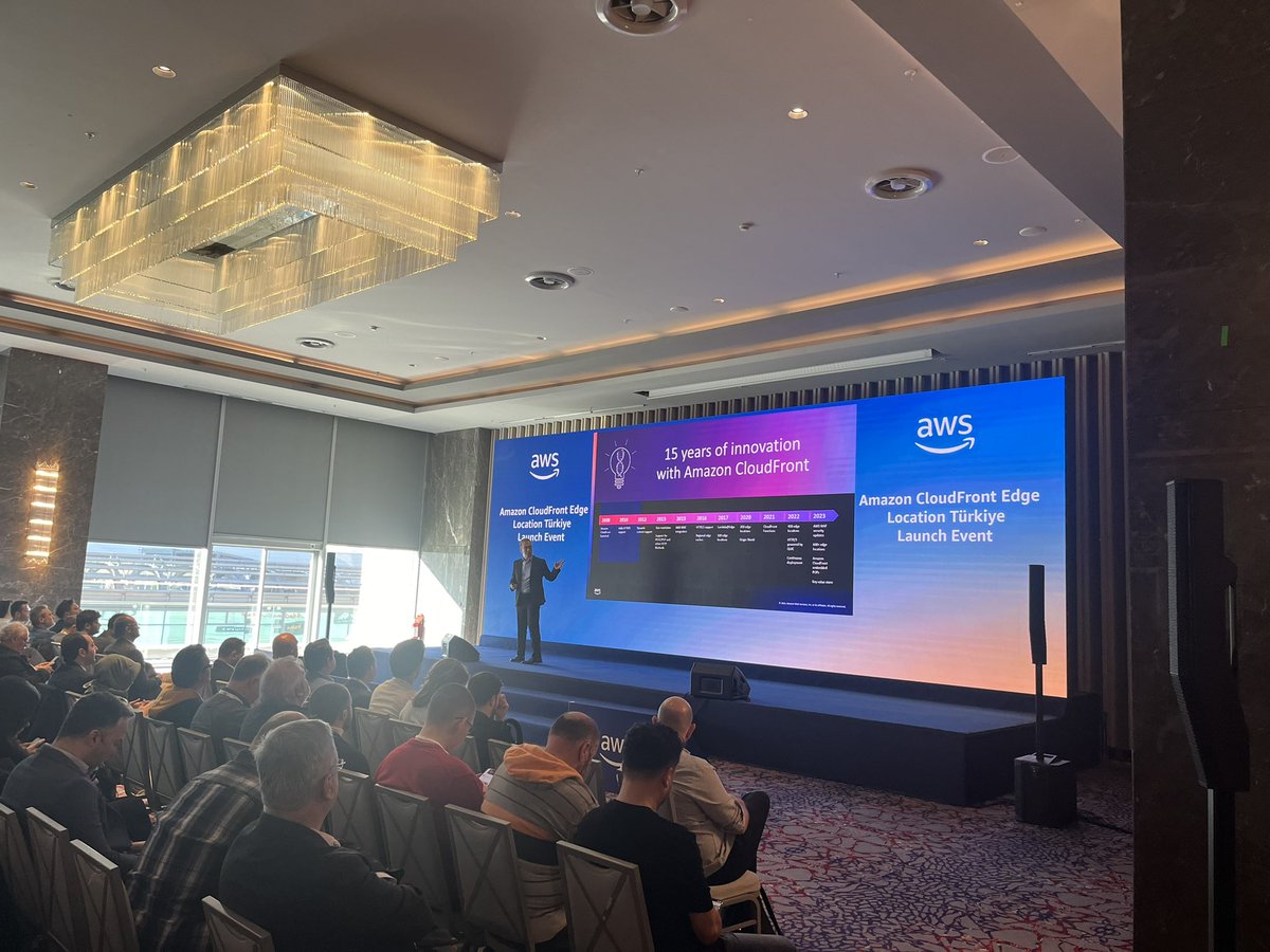 ferhatvrd's tweet photo. Amazon CloudFront Edge lansmanı. 
Yeni bilgilerle dolu bir etkinlik 👏🏻
@awscloud @amazon #cloud https://t.co/sAWo2fQUnI