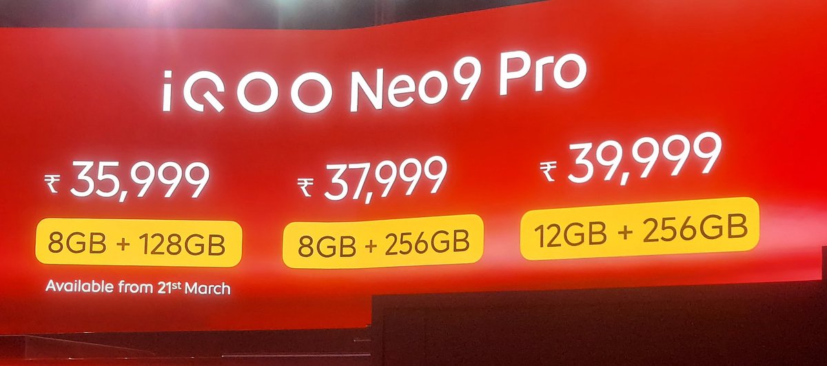 Shilpijain30's tweet photo. @CounterPointTR @GadgetFreak4U Its a flagship killer as offers similar features like display, super computer chip of #iQOO 12 at relatively affordable pricing https://t.co/RwLo8FG32F
