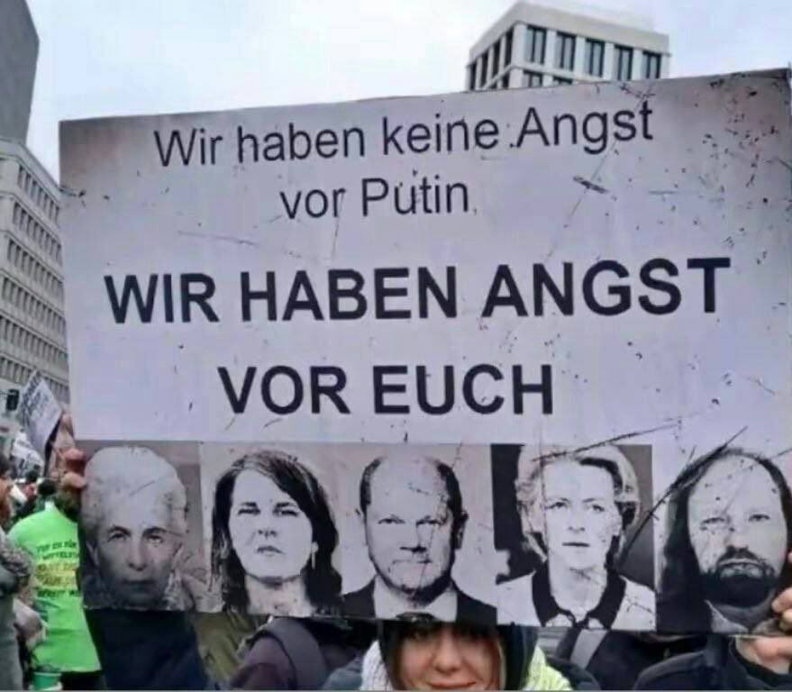 ernsterjuenger's tweet photo. Huch, schon wieder diese Friedenshetzer. https://t.co/LHXxCLNfV2