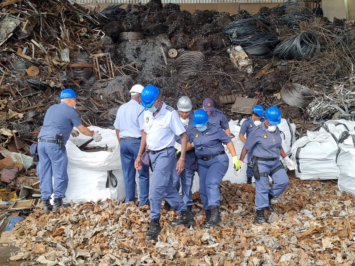 SAPoliceService's tweet photo. #sapsHQ [AT THIS HOUR] #GunDestruction
The SAPS will destruct over 18 000 firearms, firearm parts and ammunition in Vanderbijlpark. These firearms have been either forfeited to the State or voluntarily handed in. Some of these firearms have been used during the commission of a crime such as GBVF and cash-in-transit armed robberies. NP