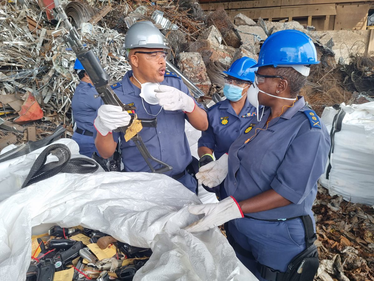 SAPoliceService's tweet photo. #sapsHQ [AT THIS HOUR] #GunDestruction
The SAPS will destruct over 18 000 firearms, firearm parts and ammunition in Vanderbijlpark. These firearms have been either forfeited to the State or voluntarily handed in. Some of these firearms have been used during the commission of a crime such as GBVF and cash-in-transit armed robberies. NP
