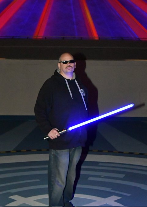 Serio is at Disneyland tonight! The Force is strong with #Serio #Disneyland knows what's up. https://t<a href="/tag/disneyland"class="tags"><span>#disneyland</span></a><a href="/tag/serio"class="tags"><span>#serio</span></a>