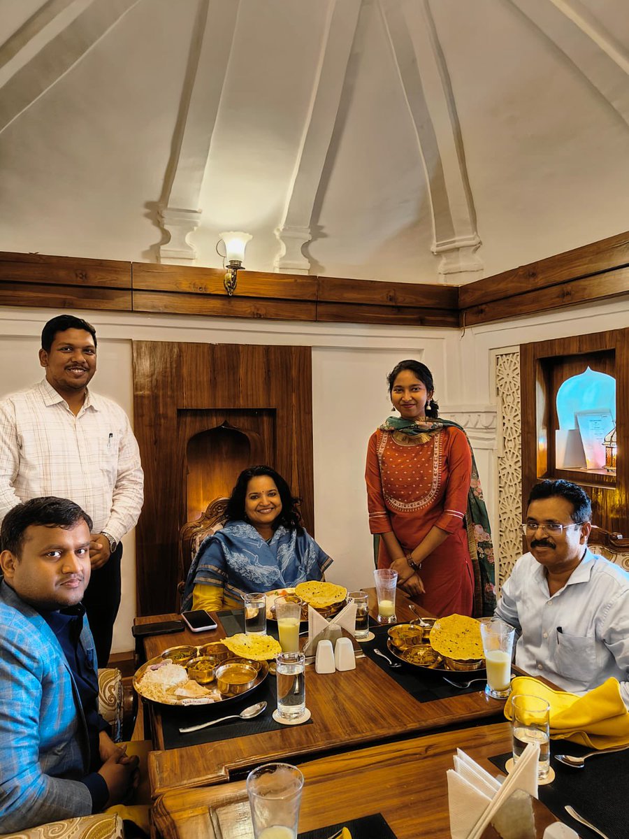 Enjoyed delicious Odia cuisine including Sambalpur’s famous dessert ‘Sarsatiya’…. In the refurbished Rani Ki Bakhri, Sambalpur now housing OTDC’s Nimantran restaurant