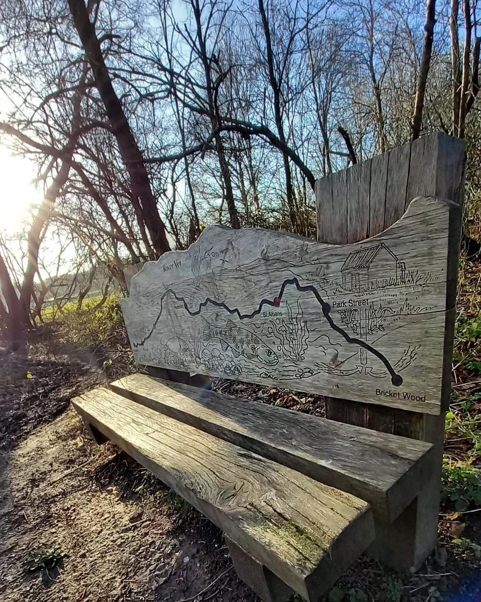 Loving this map bench on the River Ver running through St Albans 
Photo from AllThingsStAlbans <a href="/VerValleySoc/">Ver Valley Society</a> #MapsintheWild @MapsintheWild