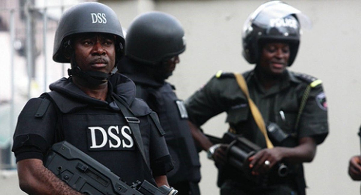 Dm4Gg's tweet photo. TUC, NLC split as DSS warns Labour against planned protest

https://t.co/SdCpHodAtt https://t.co/qnOVXQSe7s