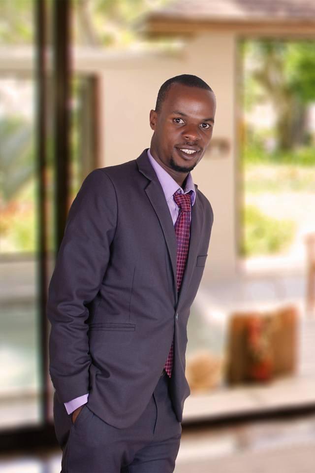 kasulerobert17's tweet photo. Kale I was once a Very responsible person naye Maamaaa🤔🤔🤔
📷 @musarealimage #2017ThrowBack https://t.co/QXN0dr6oKO