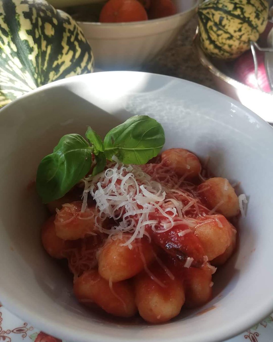Gloomy day here in London..gnocchi with a homemade tomato sauce..boom x Hayley