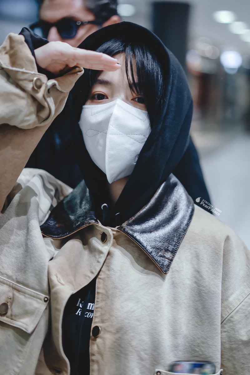 naturemood_'s tweet photo. Ternyata udh dispill duluan🤣
kontennya:Pamer masker bareng😁
hadeuh Ian Mureuk habis kumis terbitlah masker wwkwkwk.
#RyuJunYeol #KimTaeRi #Alienoidpart2 https://t.co/Ot0Sf68ROQ
