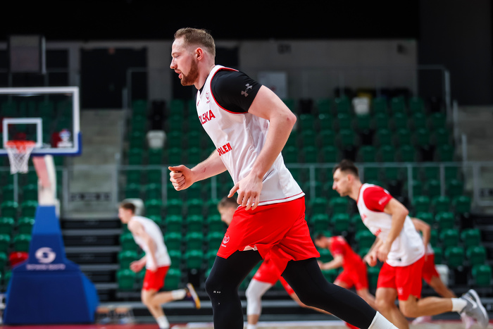 Cheering for our clients Aleksander Dziewa ('97 - 208cm) I Jakub Nizioł <a href="/jniziol4/">Kuba Niziol</a> ('97 - 201cm) I Jakub Schenk ('95 - 185cm) that will represent Polish NT #KoszKadra in the tonight's #EuroBasket Qualifiers game against <a href="/ltu_basketball/">LTU Basketball</a>!   

📷Wojciech Figurski/400mm.pl <a href="/KoszKadra/">KoszKadra</a>