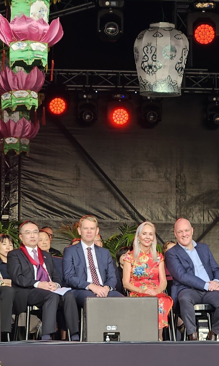 Great to be back at the opening of the lantern festival after a Covid- Covid- Covid- Flood hiatus! The festival was started in the year 2000 by @asianewzealand in the Year of the Dragon (as it is again this year!)