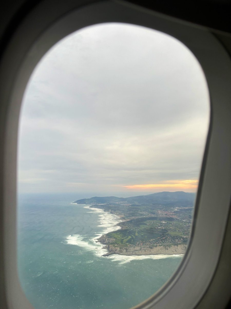 danithrones's tweet image. Go!💙