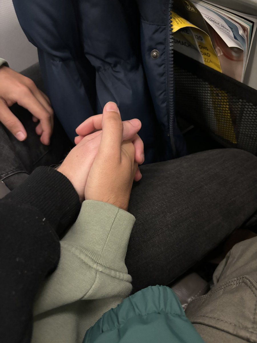 danithrones's tweet image. Go!💙