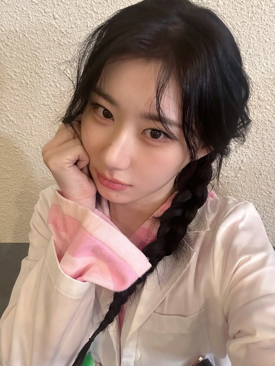 ITZY tweet media