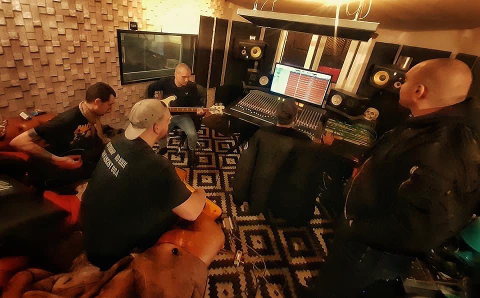 BonaFideStudio's tweet image. The #controlroom within our #soundstudio is reminiscent of a well-equipped kitchen in your family home. Just as the kitchen serves as the heart of the household, the control room is the central hub where #creativity simmers and #musical flavors blend.#mix.