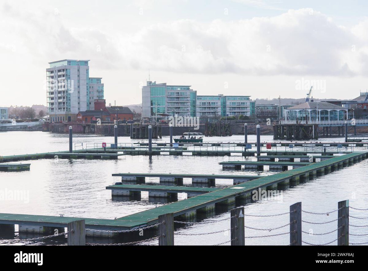 1. The #PierheadBuilding #CardiffBay, once HQ of the Bute Dock Co, now part of the Senned Estate, and a visitor and education centre for the National Assembly for Wales. 2. Views of #MermaidQuay and reclaimed dockland, now a residential and leisure area. @VisitCardiffBay