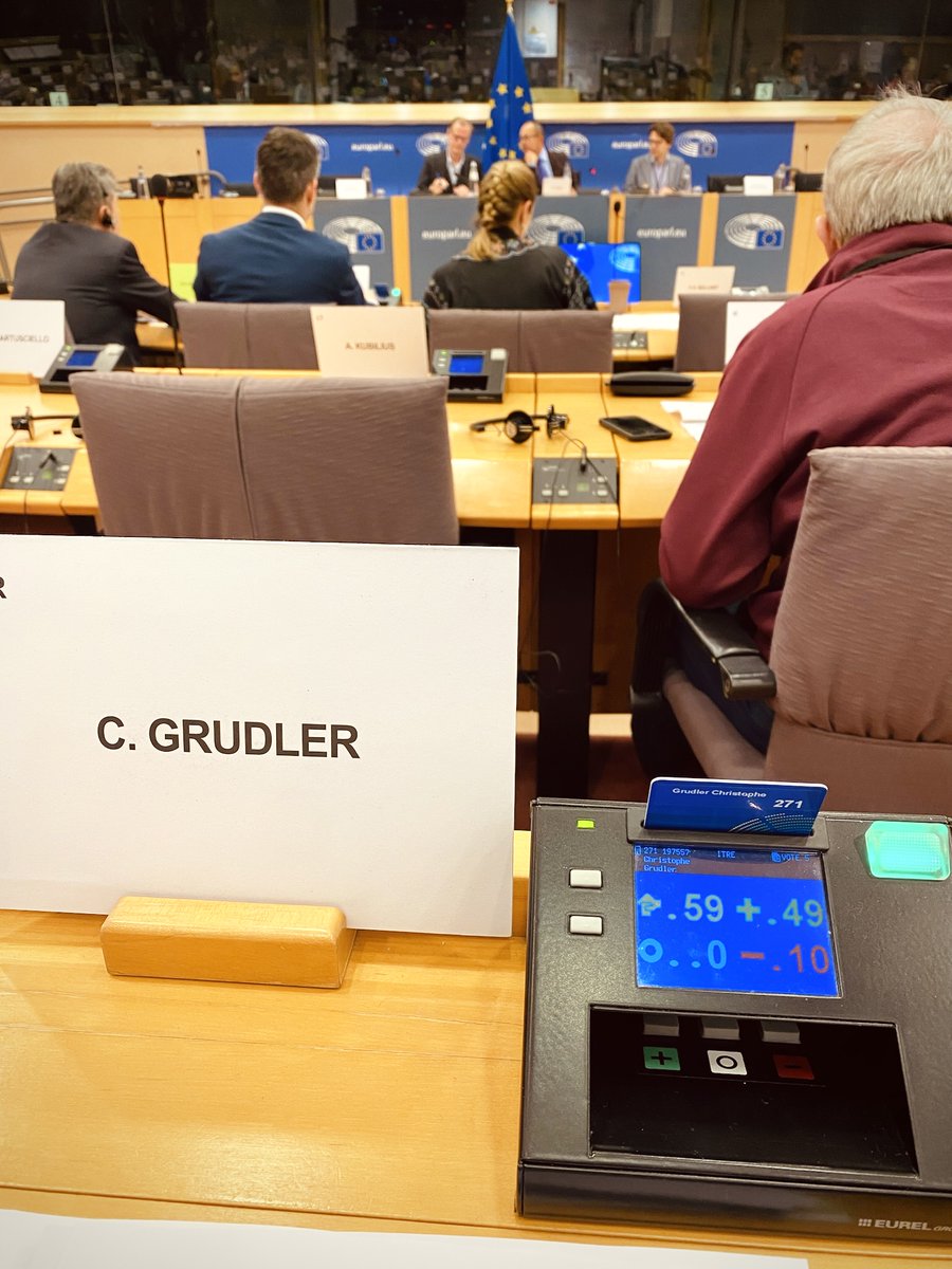 Adopté ! ✅

La Commission de l'Industrie au Parlement européen vient de voter la loi européenne pour les technologies propres (NZIA) 🏭

Fier d'avoir négocié ce texte majeur au nom de @RenewEurope !  Prochaine étape : vote final en avril par les 705 députés.