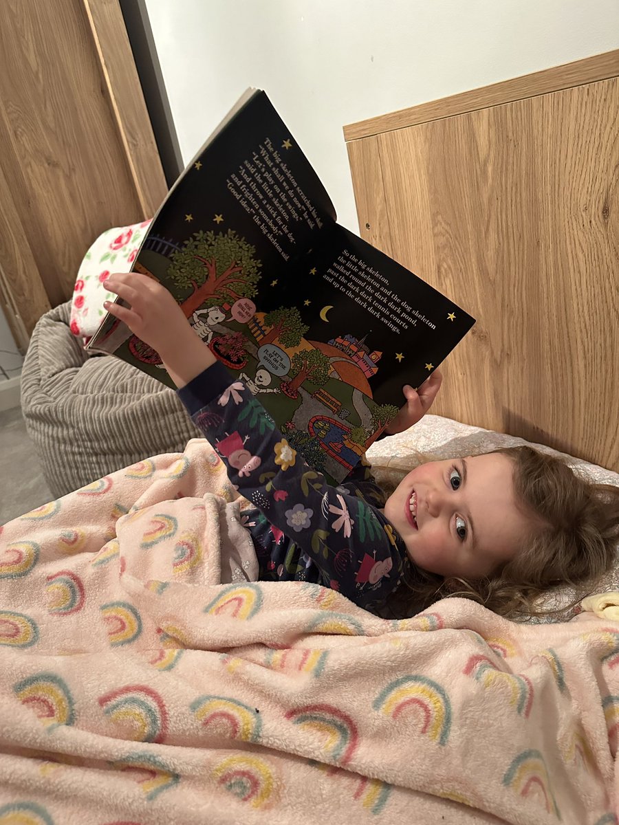 RubyMason's tweet photo. Piper was VERY excited to bring a book home from school 📚🥰 @EYFS_Southfield https://t.co/VFfRPX0aLg