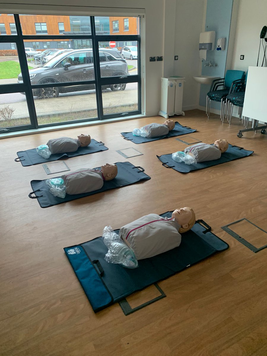 CTMMedEd's tweet photo. Today our @CardiffMBBChC21 Y5 elective placement med students run their 1st #wideningaccess session with pupils of @AfontafHigh .  This is part of a full programme of Med Ed engagement with local schools throughout the @CwmTafMorgannwg area. #futuredoctors #wideningparticipation https://t.co/7n2ycUzFYj