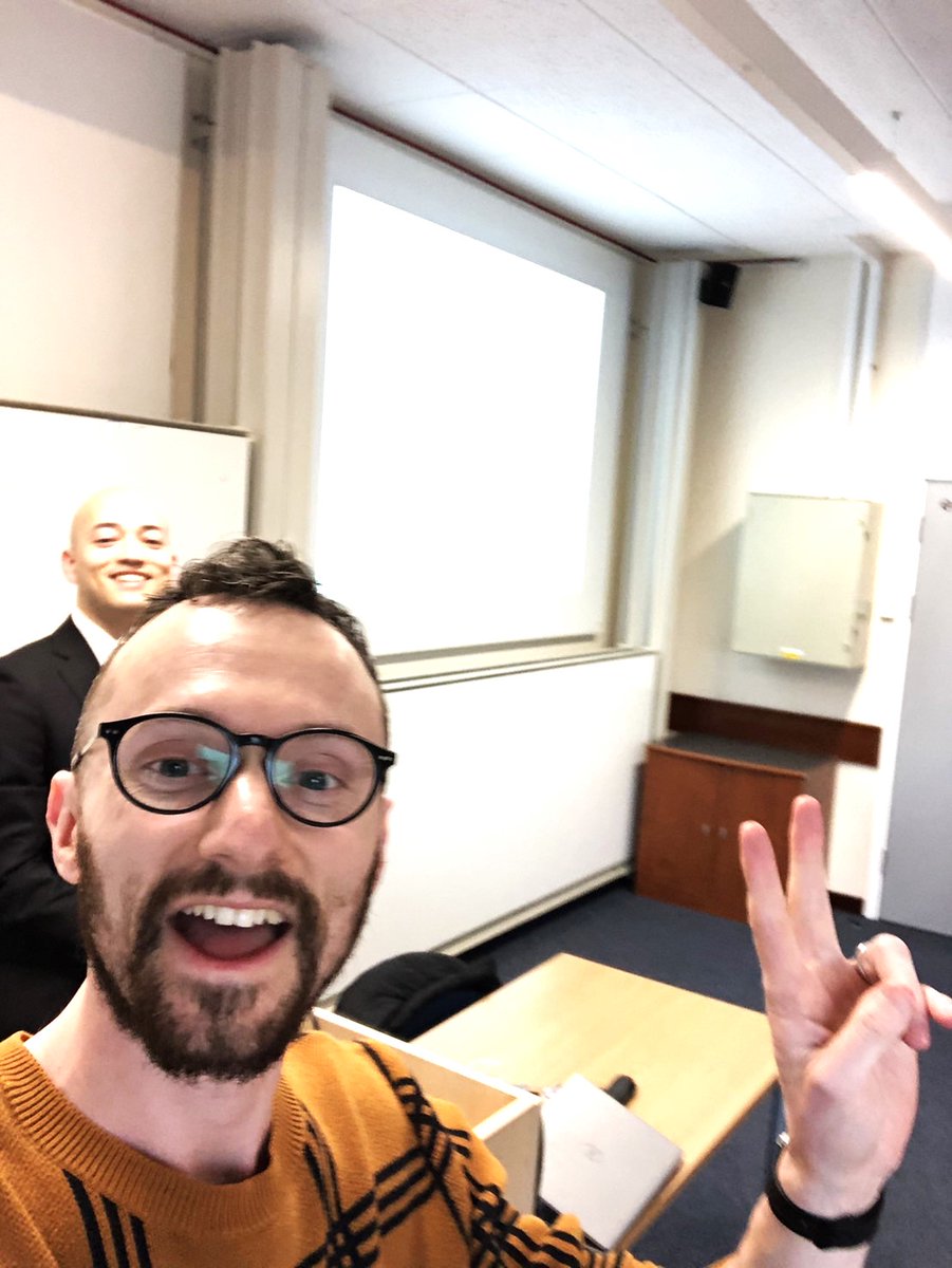 A great day hosting @KenYamazaki5 from @okayama_uni yesterday @UoSChemistry @unisouthampton. A brilliant lecture spanning organic synthesis, computation and machine learning. A fantastic turn out to the talk - we will need to book a bigger room next time!