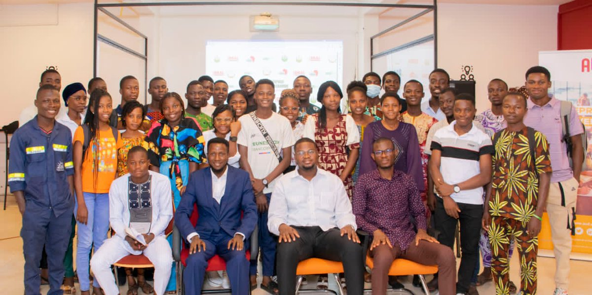 🚀 Incubateur d'idées au Bénin - Transformez vos idées en entreprises impactantes!
Les membres de l'OJECC ont récemment participé à un dialogue sur la justice climatique le mercredi 31 janvier 2024 sur le Campus d'Abomey-calavi. 
Consultez cette publication.
Lien en commentaire👇