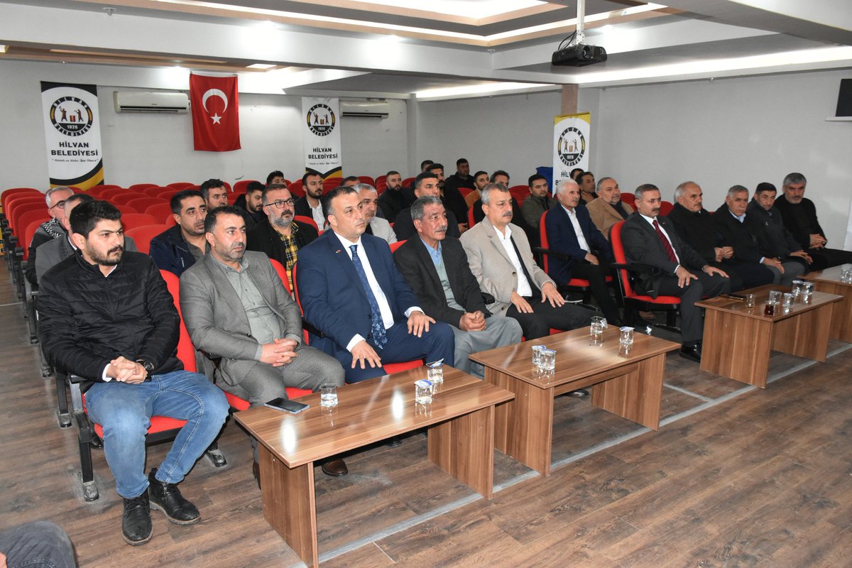 aslanalibayik's tweet photo. AK Parti İlçe Başkanlığımızda;
Belediye Meclis Üyesi Adayı arkadaşlarımızla istişare toplantısı gerçekleştirdik.

Hayırlara vesile olsun.

@Akparti_hilvan 
@Mkemalbeyret 
@mehmedgurmen 
@ahmet_bayuk https://t.co/vfhnARZjnT
