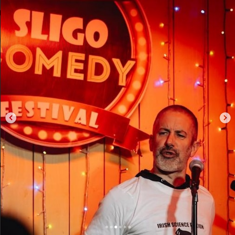 AnRoinnUltra's tweet photo. Two sold out nights with Sci-Fi shenanigan support so far this week, one more tonight with the great @SharonMannion2 in Cafe Fía ...bout eight spots left -great venue with the best of snacks and coffee, or BYOB. 8 bells, tenner in. #irishsciencefiction https://t.co/mwCSxdcC1u https://t.co/JVbxjRERi3