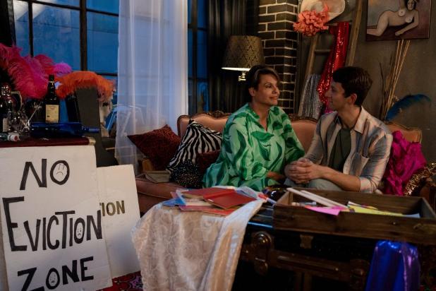 ICYMI: .@FaePictures' Canadian Queer dramedy, #QueenTut, starring Alexandra Billings, skillfully delves into the complexities of identity with humour and heart. 
thatshelf.com/queen-tut-revi…