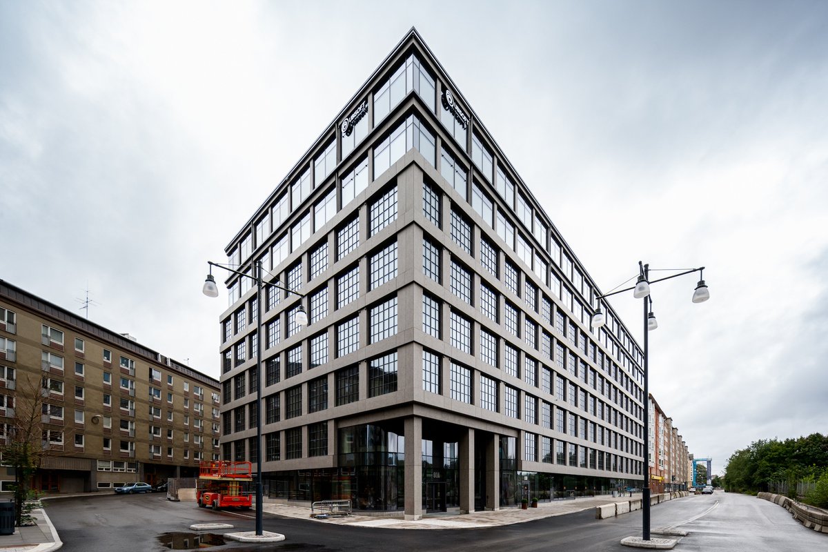PRESSGLASS's tweet photo. Stockholm's "Fenix" represents a bold but successful transformation of a former industrial building into a modern office of the future. https://t.co/6G8ath8Aae

#Architecture #Office #Design #Glass #ModernArchitecture #Sweden #Stockholm #FENIX #Hagastaden #PressGlass https://t.co/mg31bc4IXv