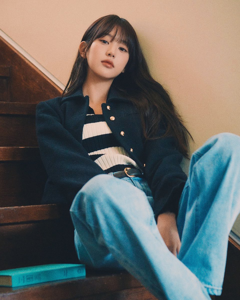 0403FEED's tweet photo. literature major                       music major https://t.co/RHzsyrfZl6