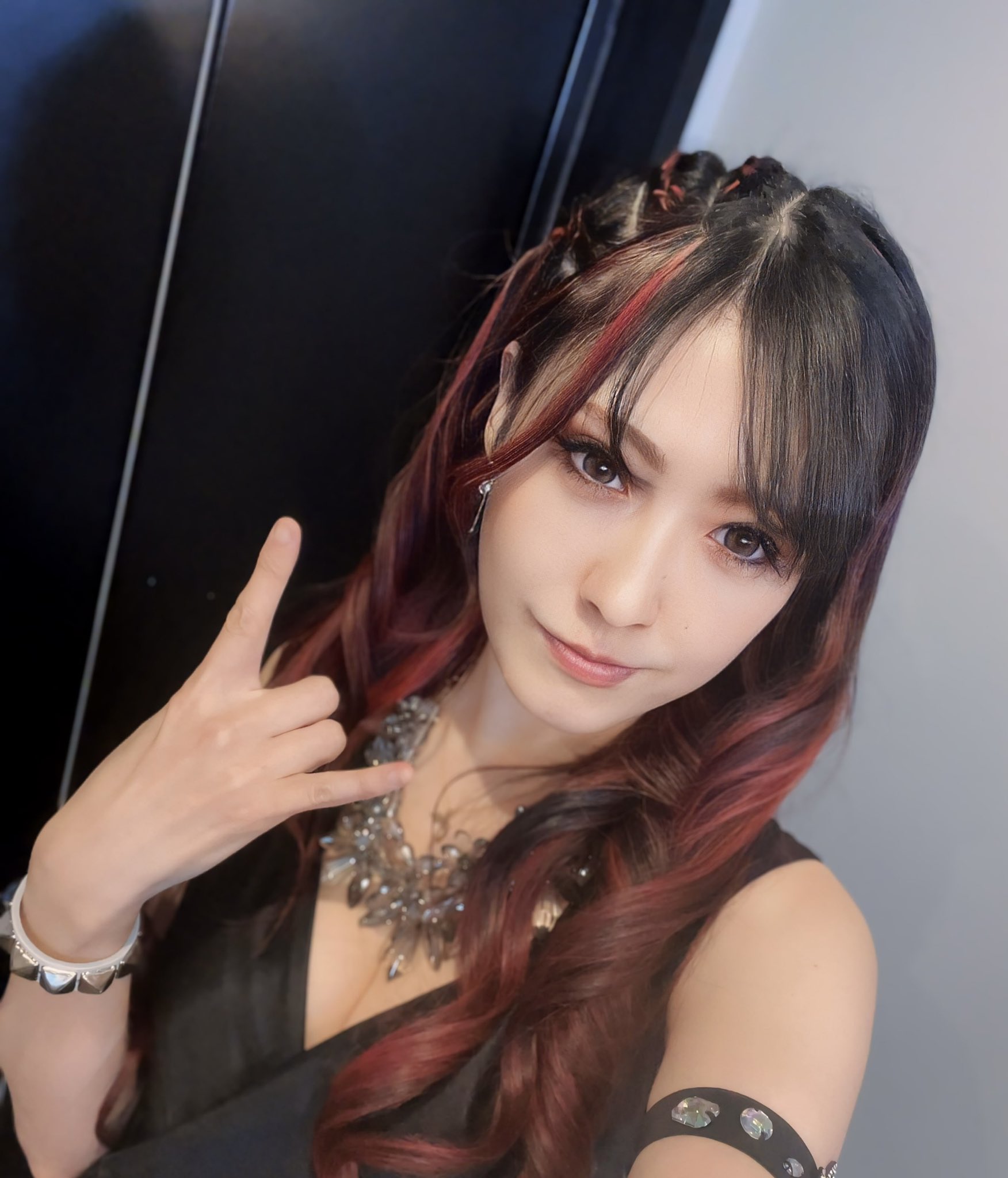 hangyooodon ライブハウスで暴れろと言われてるような天気だね🌻👙  今日3月からのツアーの手売りチケットと、CDを少し置かせてもらえることになりました。よかったら見てみて さぁ、精一杯いくぞ！  どうぞよろしくお願いします🔥 https://t.co/8BSCTcvTft ...