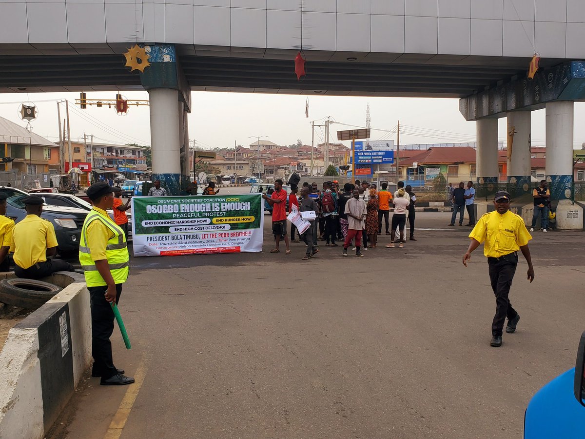 Protest currently Happening currently at ola-iya underbridge.
@InsideOsogbo
@MuftauAdewale3 
@AdeyemiOlabode 
@rave917fm 
@freshfmosogbo
