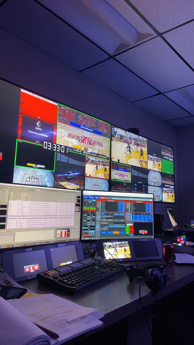Jowallace08's tweet photo. Some Shots From ESPN control room https://t.co/MjjlhkYBpi