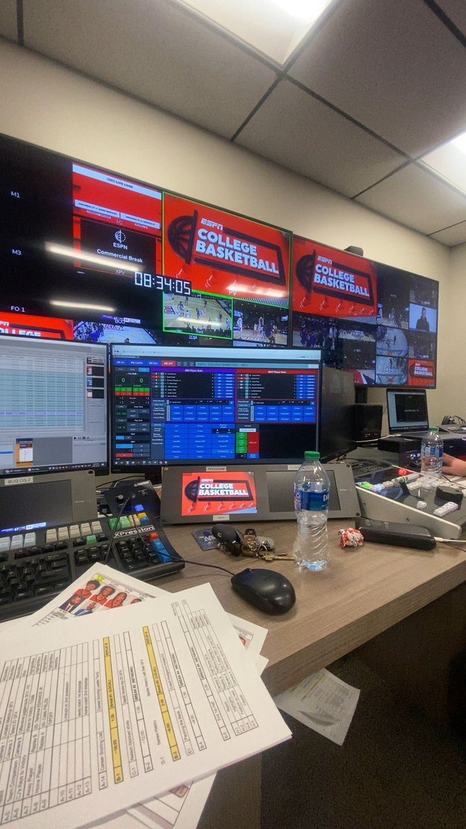 Jowallace08's tweet photo. Some Shots From ESPN control room https://t.co/MjjlhkYBpi