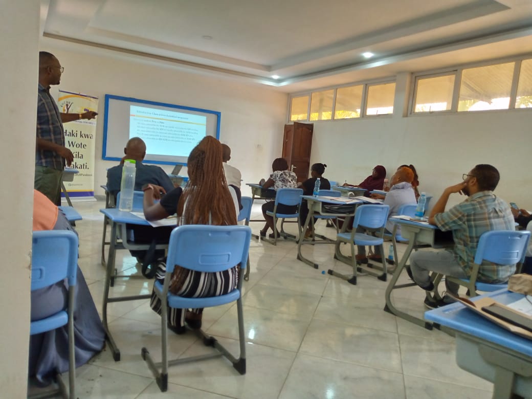 Cwid4Cwid's tweet photo. We wrapped up a fantastic session at the Sensitization forum for justice actors on #AJS/#ADR organized by @KNCHR in Mombasa County! Empowering communities and actors in development is key to creating a more just and equitable society. #CWIDGender #JusticeForAll #KNCHR https://t.co/EwbMZ3eCTu